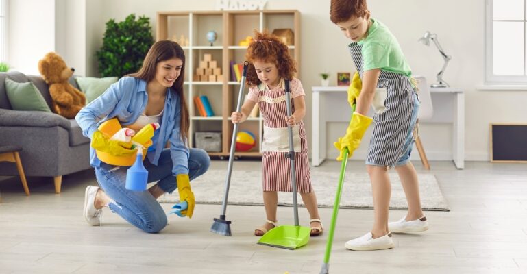 Pulizie di Ritorno dalle Vacanze: Inizia con il Piede Giusto